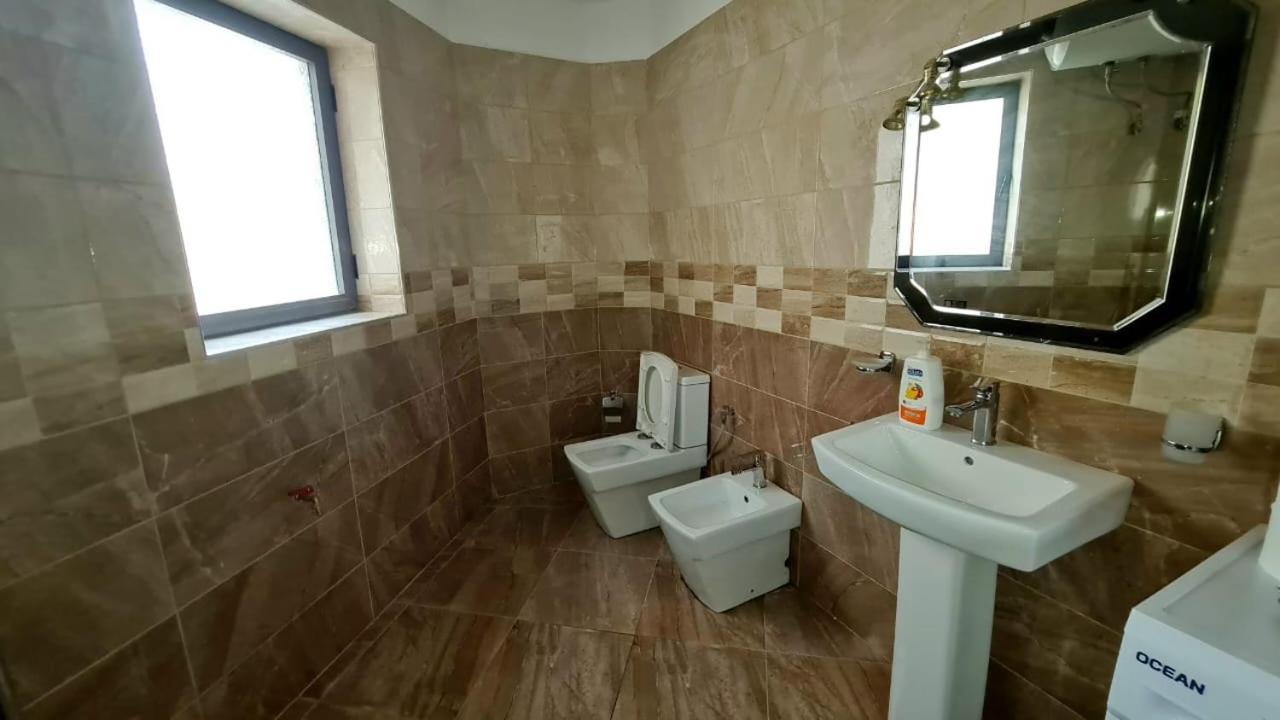 Calmly, Spacious Apartment Next To Usa Embassy ติรานา ภายนอก รูปภาพ