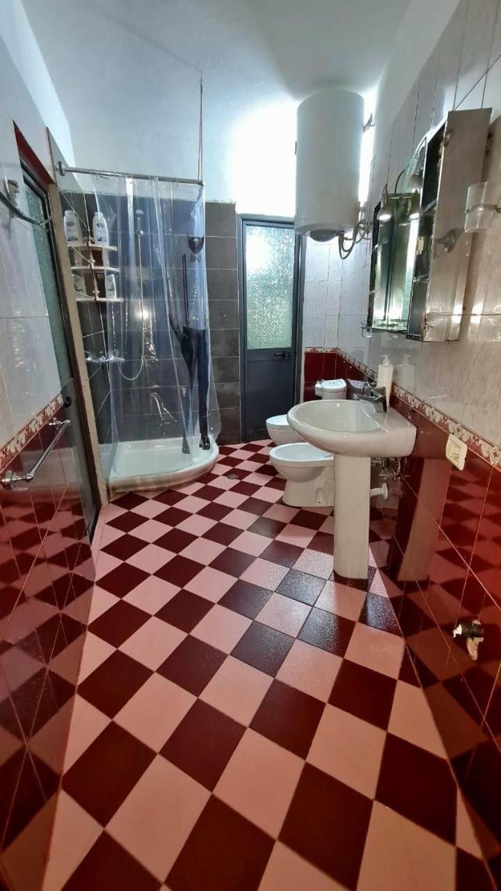 Calmly, Spacious Apartment Next To Usa Embassy ติรานา ภายนอก รูปภาพ
